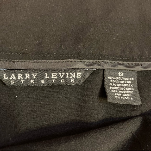 Ladies Larry Levine Black Pencil Skirt with Ruffle - Picture 2 of 4